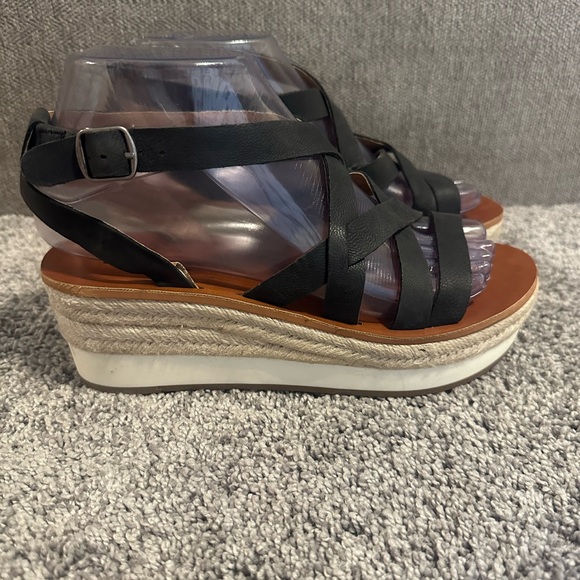 Lucky Brand Women’s Black Leather Wedge Sandal Size 6 - Picture 1 of 8